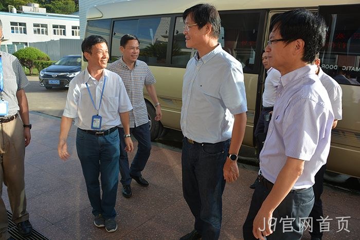 省食品药品监督管理局局长朱志泉来J9官网首页调研